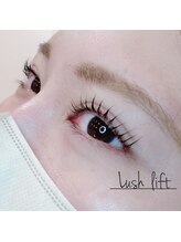 ディーグレース(D.Grace)/横顔も目元美人に♪