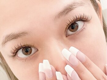 アイ アンド ネイル ユヅメ(EYE&NAIL YUZUME)の写真/《モチの良さ＆自慢のキープ力》で長期的なキレイをご提供いたします♪フラットラッシュ80本¥4980～◎