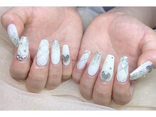 ヘブン ネイル 鶯谷(HEAVEN Nail)/ホワイトビジューネイル