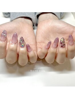 リッシュ トロワ(RICHE trois)/フラッシュラメネイル♪