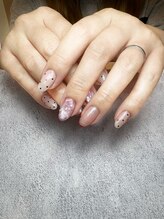 マグノリア(Magnolia)/ドットネイル