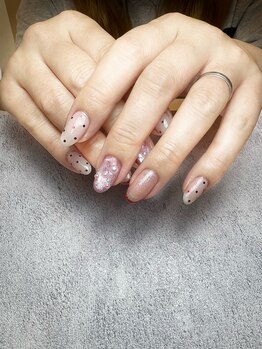 マグノリア(Magnolia)/ドットネイル