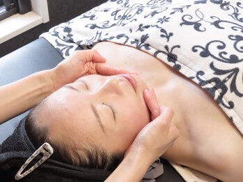 ミーナ(Miina)の写真/たるみ、コリが気になる方へ♪[ヘッド付き小顔エステ40分￥12600→￥6300]背中、デコルテもしっかり◎