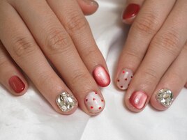 大人可愛いショートネイル