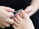 専用ニッパーで爪カット ケア