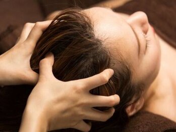 バンビちゃんのお目目 熊本店の写真/《極上ドライヘッドスパ》目の疲れや頭痛にお悩みの方必見!頭のツボを刺激し,血行促進!首肩の疲れも解消◎