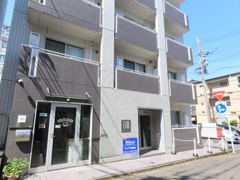 ミールーム(mi room)/入店の際、自動ドアを入り..