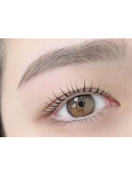 ナチュラル上品な目元にしたい