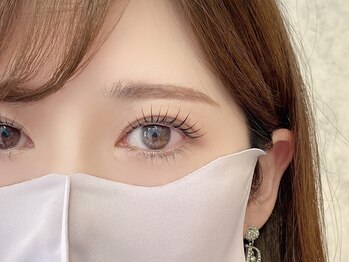 イースブルーレア(Y'sBLUE le'a)の写真/似合わせまつげパーマであなたの目元にぴったりのカールを提案♪ナチュラルなのに華やか、愛され目元へ♪
