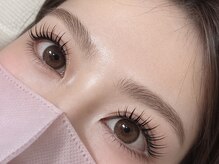 ナチュラル束感で抜け感◎トレンドマツエク