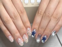 ノワール(NOIR)/小花ネイル