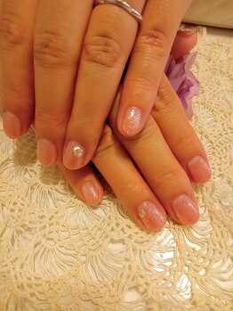 ネイル アンド ボディ ローサ(ROSA)/ピンクグラデ＋ストーン＆パール