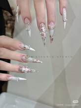 美人計ネイルサロン/長さ出しゴージャスデザイン