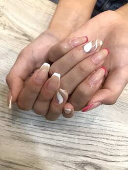 エスフィーネイルサロン ブリーユ(Esfy nailsalon Brille)/変形フレンチ