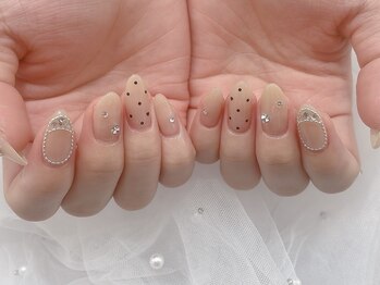 エミュール ネイル 河原町(Emure Nail)/ビジュー×ドット