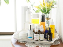 ナチュラルカラーズ たまプラーザ駅前店/100種類を超える化粧品