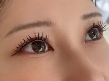 フォルマ(FORMA)の写真/【まつエクつけ放題で納得のいくまつ毛に♪】華やかな目元で印象UP☆なりたいイメージをご相談ください！