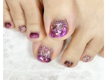 アリイネイルズ(ALII Nails)/パープルグリッターフットネイル
