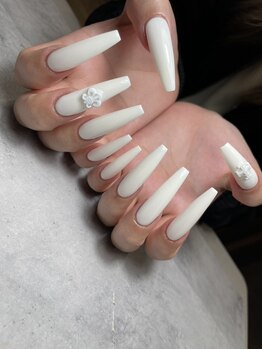 デア オクルス(Dea Oculus)/シンプルフレンチネイル