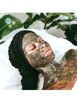 ラ ミーナ(LaMina)/顔のシュガーリングと泥パック♪