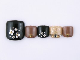 フットネイルやり放題 6600円