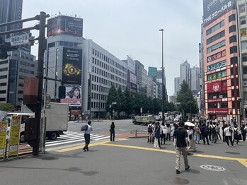 オヒメアイラッシュ 新宿(ohime eyelash)/3、改札を背にして右に進みます