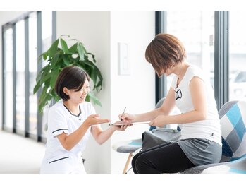 きくい整体院/カウンセリングシートを書きます