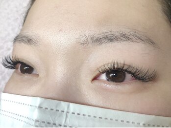 エミーズサロン/ボリュームラッシュ100束