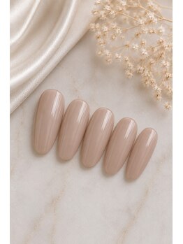 アシヤネイル(ASHIYA NAIL)の写真/うる艶ワンカラーで美しい指先へ
シンプル×上品な仕上がり