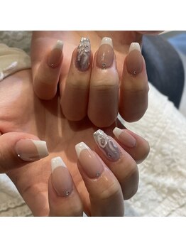 ロア ネイル(Loa_Nail)/フレンチガーリー