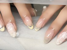 シンプルレースデザインネイル