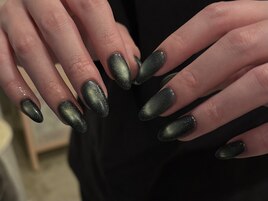 dark green