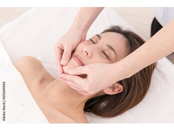 ローズカレス(Rose’s Caress)/フェイシャル/リンパマッサージ