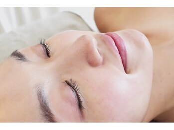 マヴィ 高槻店(MavY.)/スノーピーリングで陶器肌