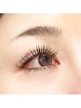 アイヨンマルゴ(EYE405)/カラーマツエクで透け感