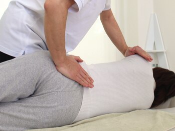 倉敷のやさしい整体リキュアの写真/腰のつらさの原因は身体の歪みや筋肉の緊張にあり！産前産後の腰の不調を全身+骨盤ケアで根本から改善！