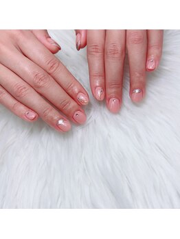 大人可愛いシンプルピンクネイル