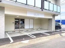 レイン 大分店(Rain)/駐車場：店舗前３台＋店舗横１台