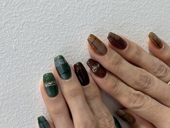 プラス サード(Plus 3rd)/チェックネイル bymarina.a