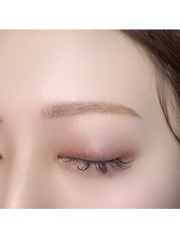 ニクシーアイブティック(Nixie Eye Boutique)/眉毛/まゆげ/美肩スタイリング
