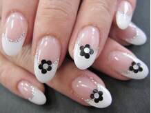 プリンセス(Princess)/白フレンチ×ライン×ホロのお花