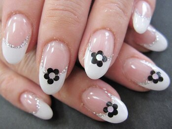 プリンセス(Princess)/白フレンチ×ライン×ホロのお花