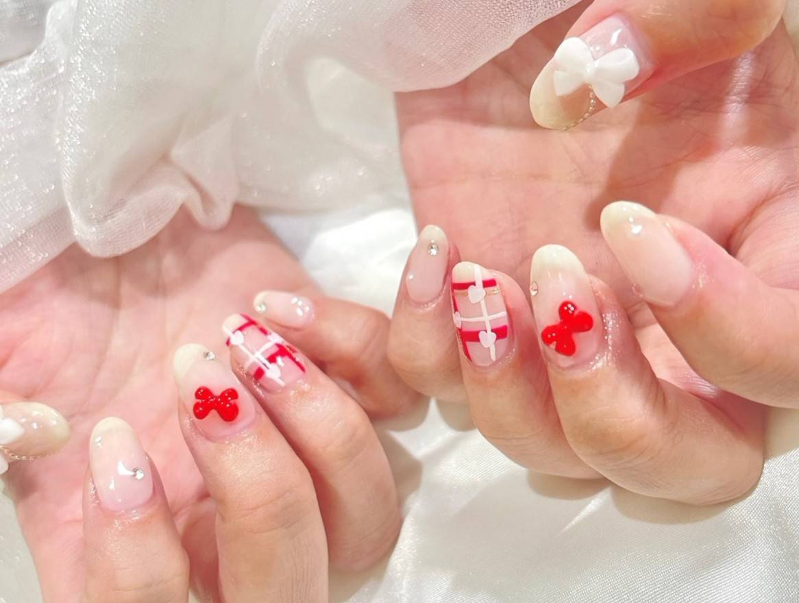 ネイルチップ ワンホン リボン ビジュー クリスマス 冬 ネイルチップ ワンホン リボン ビジュー クリスマス 冬