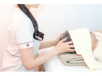 しらたま素肌 梅田北新地店の写真/【梅田】何度も通いたくなる心強い休息場所。ヘッドスパ&もみほぐし/首肩こり・眼精疲労・脳疲労の回復に