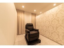 【店内】大理石が彩る、完全個室の上質プライベート空間