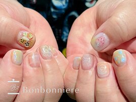 春カラー個性派ニュアンスネイル