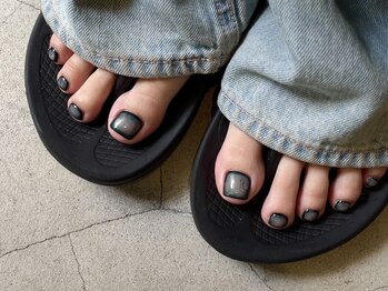 クルネ(QULNE)の写真/【可愛さの中にedgeのきいたdesignを】これからの季節に☆ハンドで挑戦しにくい派手なデザイン・カラーも！