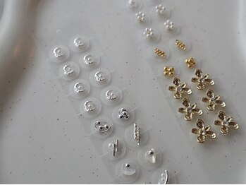 レヴィア(Revia)の写真/【EJA耳つぼ協会認定店】耳つぼジュエリーもできるネイルサロン♪ツボを刺激して、美と健康を同時に♪