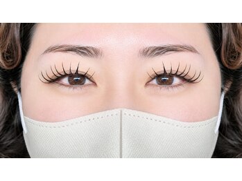 Liberta eyelash salon【リベルタアイラッシュサロン】赤嶺小禄店の写真/【圧倒的な持続力】世界大会出場の歴8年スタイリスト×話題のLED・フラットラッシュで綺麗な目元が長持ち。