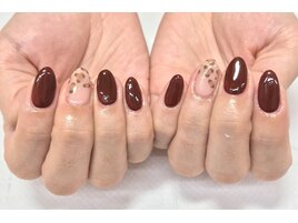 ボルドー×ヒョウ柄ネイル